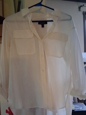 Banana Republic Cream  Button-Down Shirt M Petite